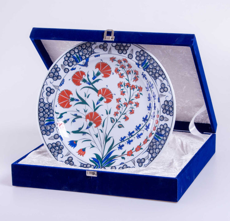 Gulbenkian Müzesi Karanfil Desenli İznik Çinisi Tabak Replika No:2