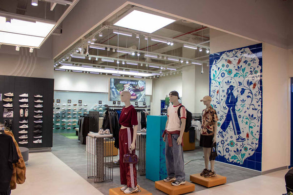 Bursa Marka AVM Adidas Mağazası Çini Panoları